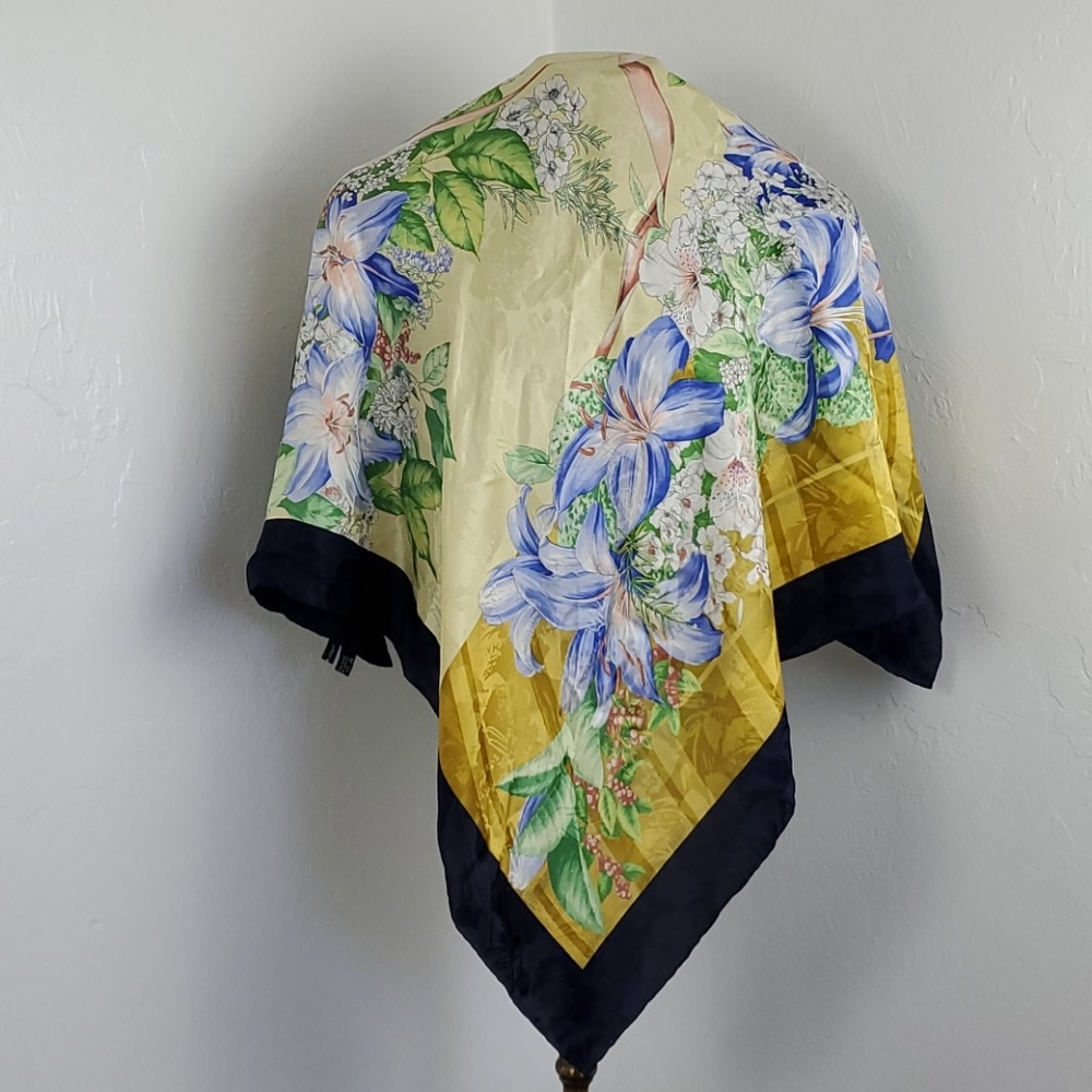 ELLE silk floral made in Italy scarf